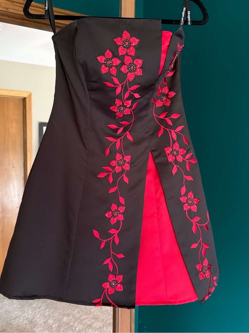 90s Black and Red Floral Embroidered Strapless Dress